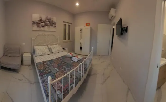 Domus Ruins بيت للعطل *