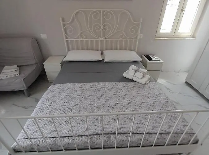 Domus Ruins بيت للعطل *