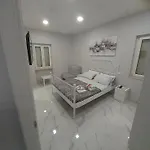 Domus Ruins 펜션 폼페이